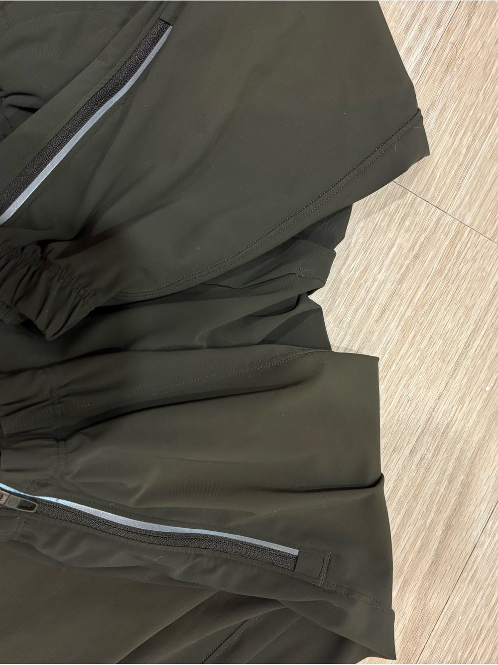 Lululemon men’s surge joggers - Picture 3 of 7